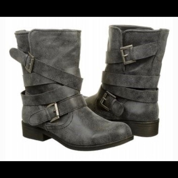 steve madden black buckle boots
